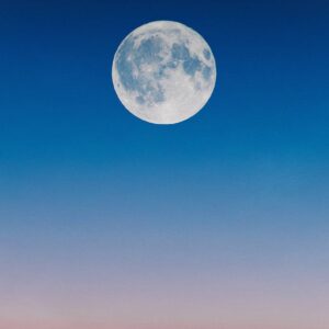 Coucher de soleil sur la lune, ciel rouge et bleu / Moon Sunset, red and blue sky